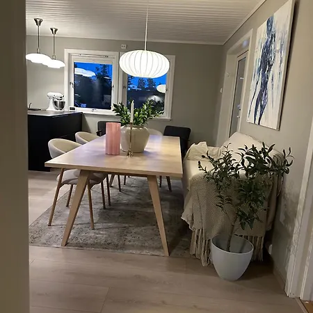 Stort Hus Med Utsikt, Hage Og Veranda Casa de Férias