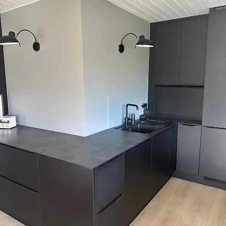 Stort Hus Med Utsikt, Hage Og Veranda Kristiansand